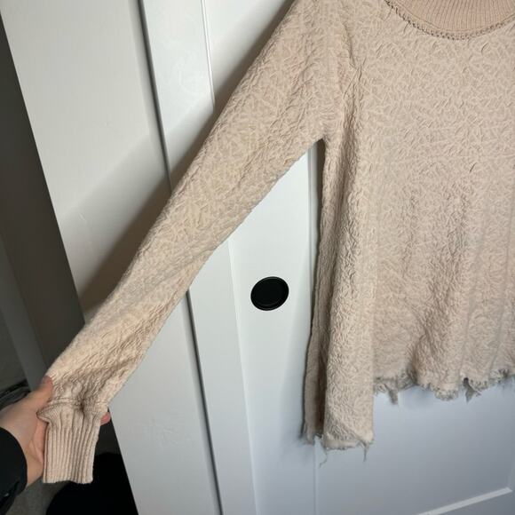 Free People Broken Glass Blush Pink Textured Fringe Sweater Size Small - Picture 3 of 8